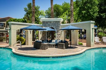 Versante apartments with pool and private cabanas